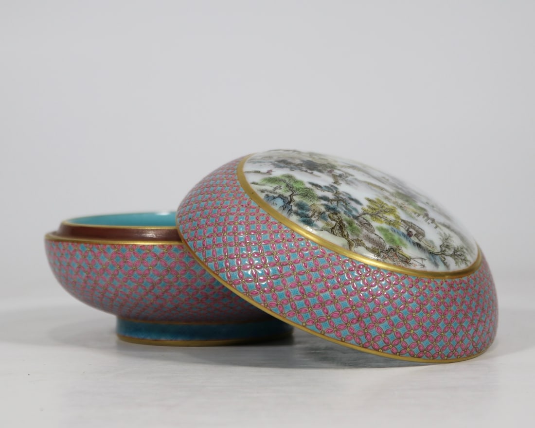 A Exquisite Enamel Landscape Pattern Box - 2