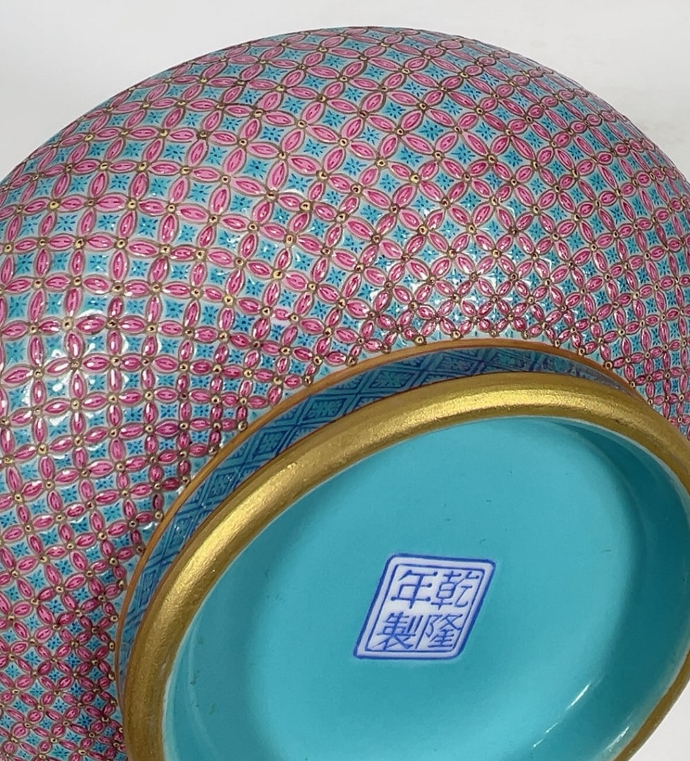 A Exquisite Enamel Landscape Pattern Box - 9