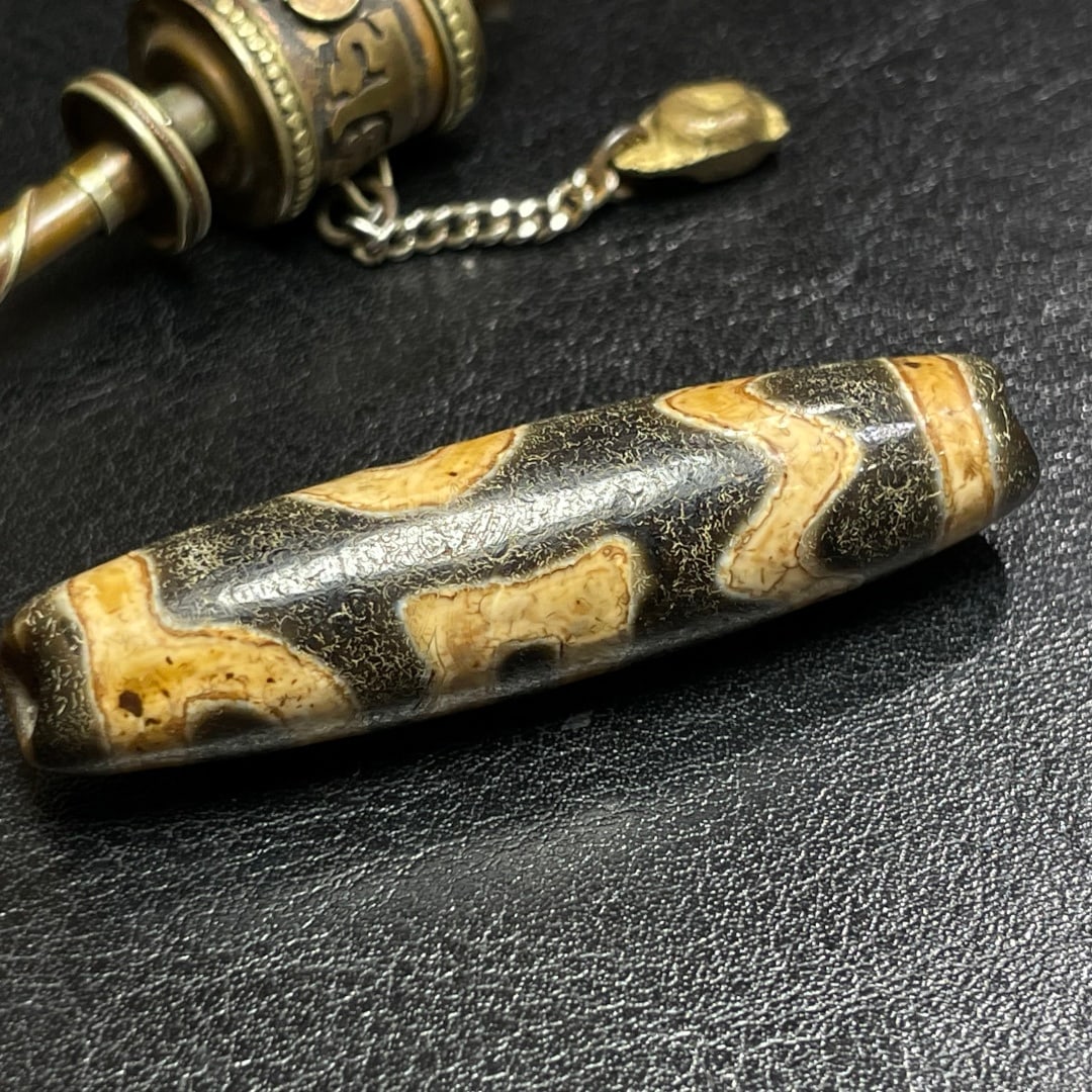 A Exquisite Three Eye Dzi bead - 2