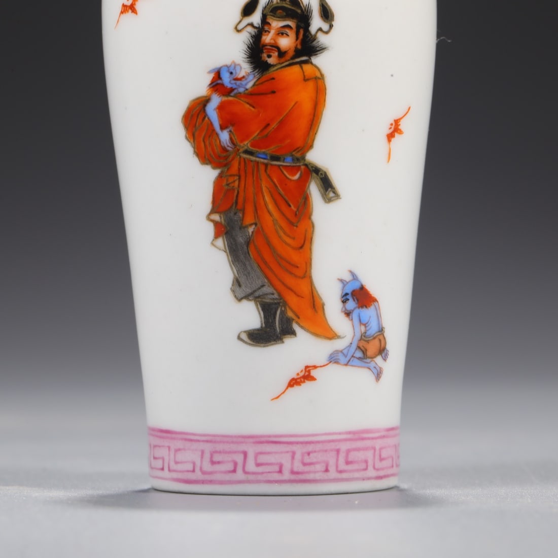 A Exquisite Famille-Rose Figures Pattern Snuff Bottle - 4