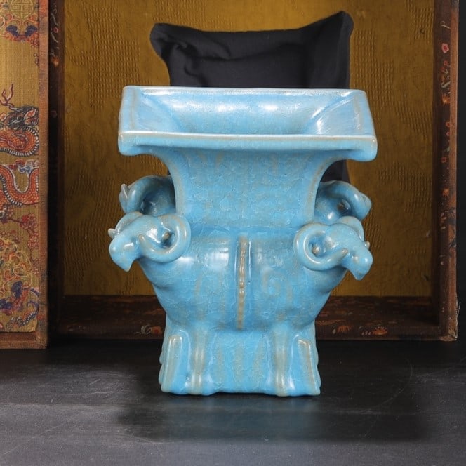 A Exquisite Ru yao Sky Blue Glazed Ice Crackle Pattern Vase: A Exquisite Ru yao Sky Blue Glazed Ice Crackle Pattern Vase,Song Dynasty, China,With Mark,Size:7.1inx6.3in 汝窑天蓝釉冰片纹瓶,中国