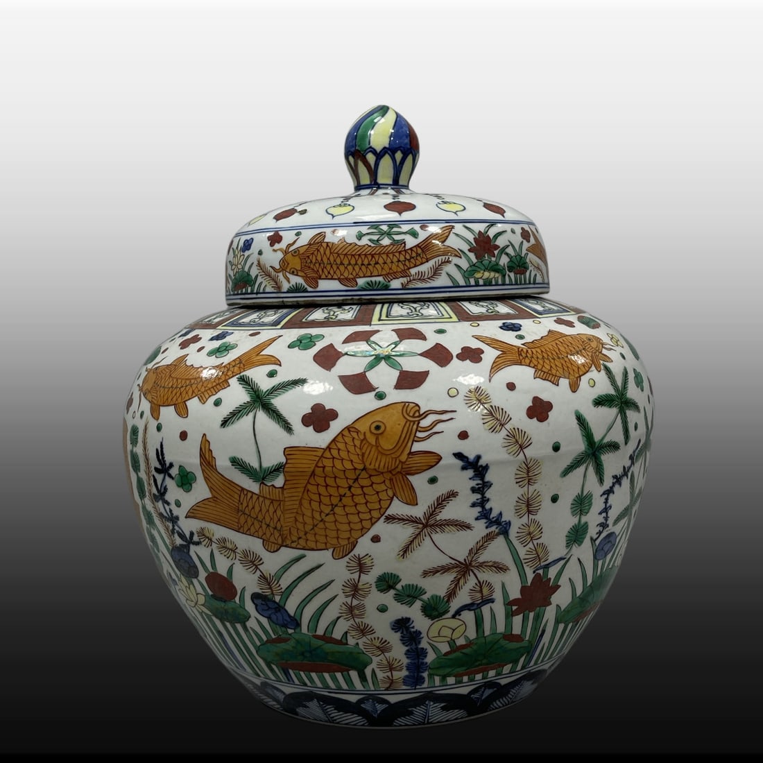 A Exquisite Doucai Fish and Lotus Pattern Jar - 2