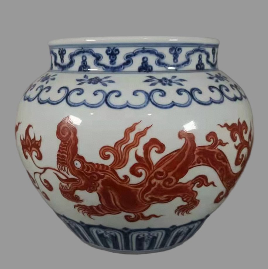 A Exquisite Blue and White Iron-Red Dragon Pattern Jar: A Exquisite Blue and White Iron-Red Dragon Pattern Jar,Ming Dynasty, China,Xuande Six-character Mark,Size:7.7inx6.4inx5.4in 青花矾红龙纹罐,中国