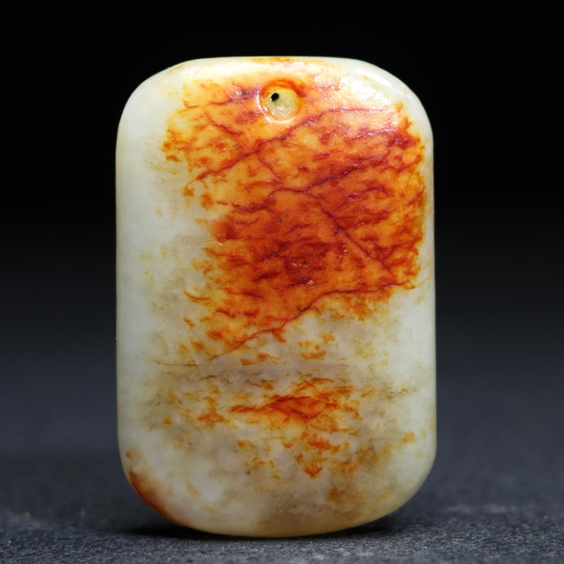 A Exquisite Hotan Jade Brand: A Exquisite Hotan Jade Brand,Qing Dynasty, China,Size:2.5inx1.7inx0.6in ,Weight:89g 和田玉牌,中国清代