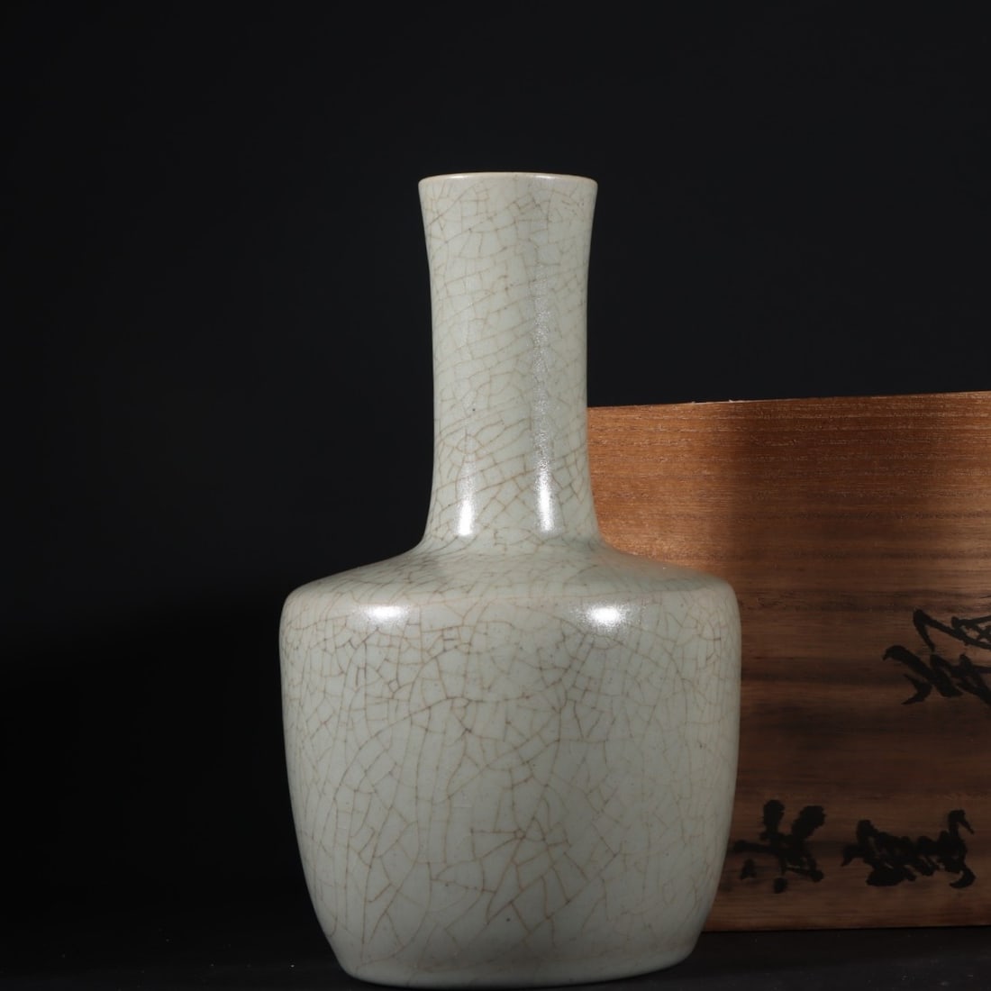 A Exquisite Ru Yao Vase: A Exquisite Ru Yao Vase,Song Dynasty, China,Size:7.7inx4.3in 汝窑瓶,中国宋代