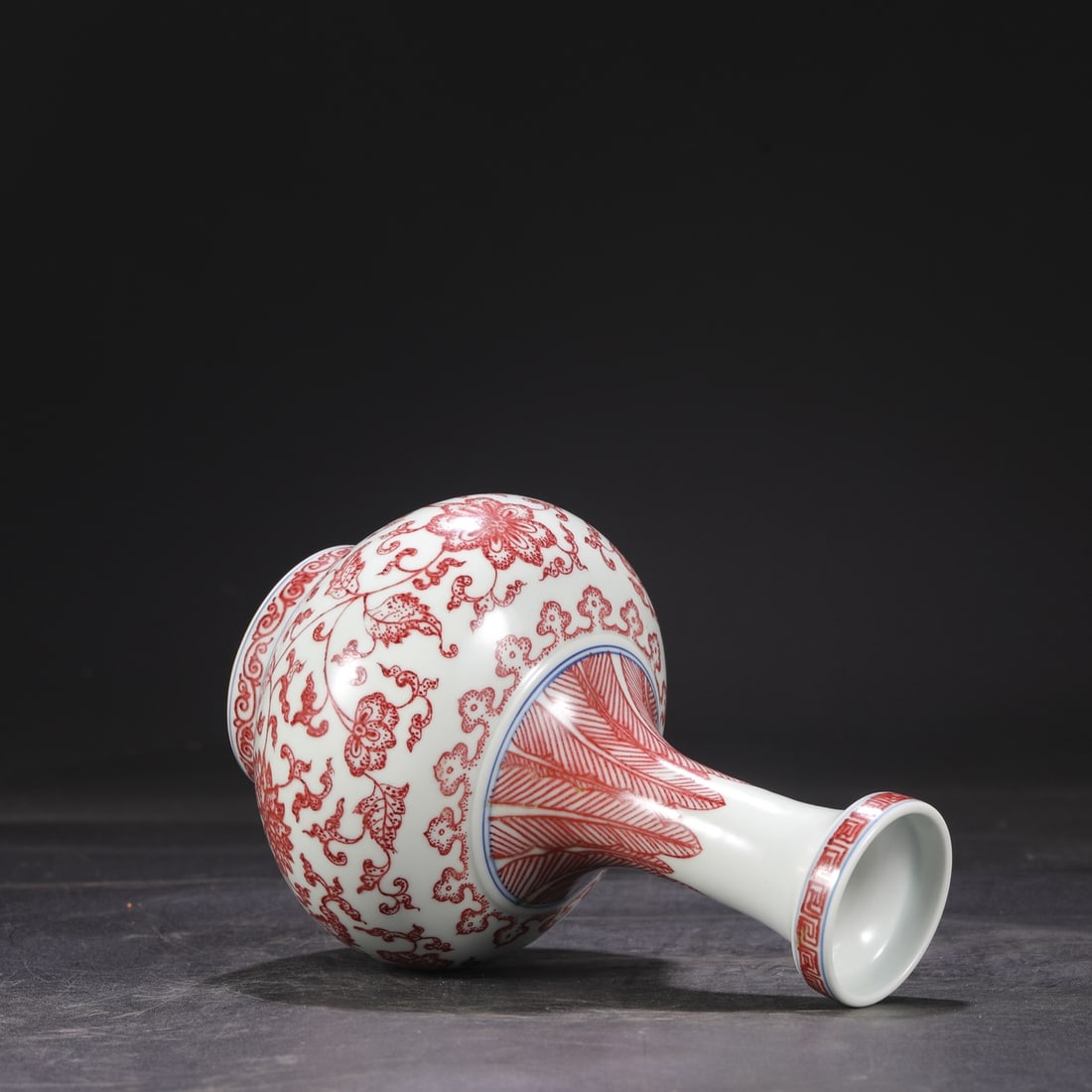 A Exquisite Underglaze-Red Lotus Pattern Vase - 6