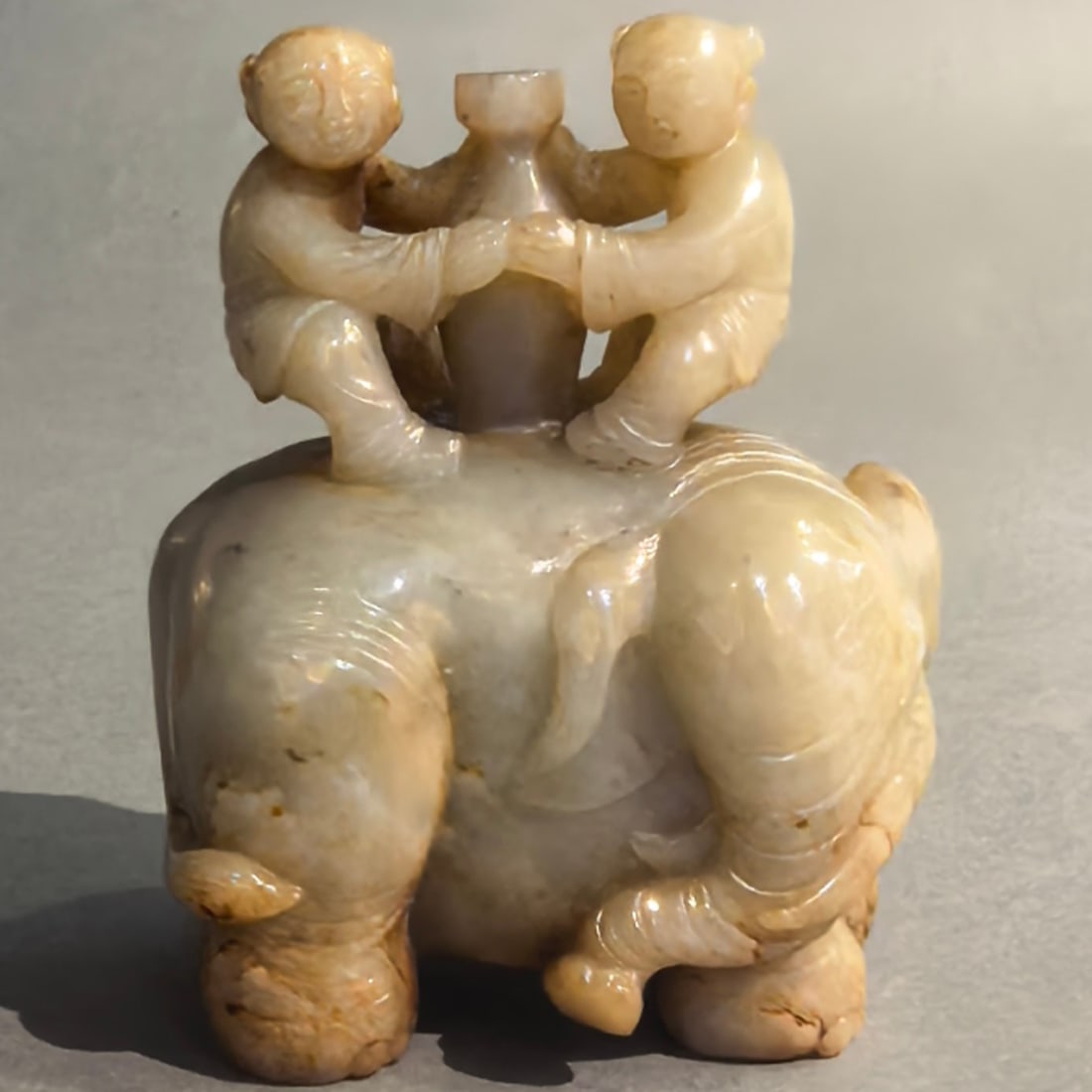 A Exquisite White Jade Elephant Ornament (1 of 9)