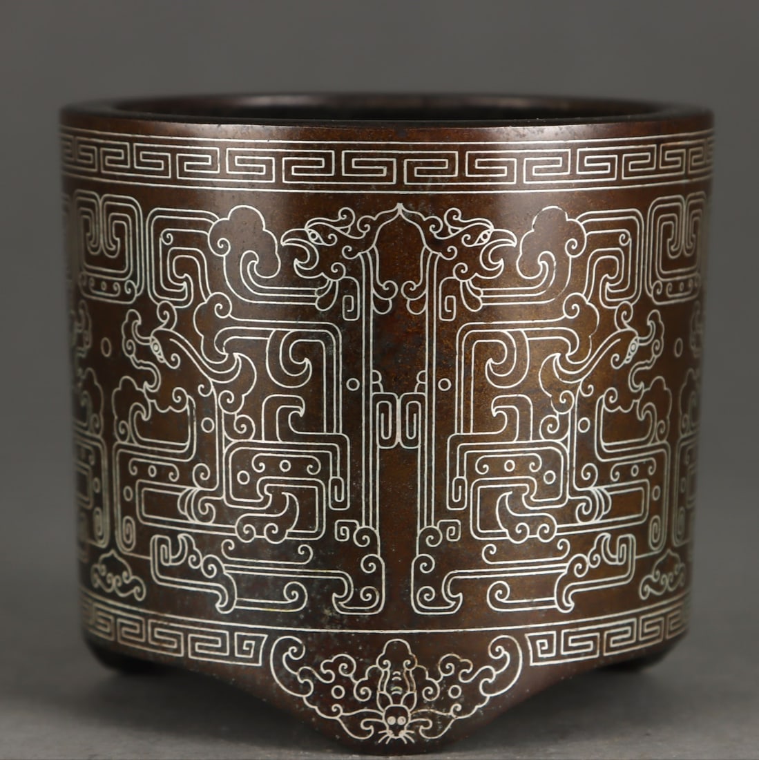 A Exquisite Silver Inlaid Bronze Phoenix Pattern Censer: A Exquisite Silver Inlaid Bronze Phoenix Pattern Censer,Ming Dynasty, China,With Mark,Size:3.1inx3.5in,Weight:800g 铜错银凤纹炉,中国明代,
