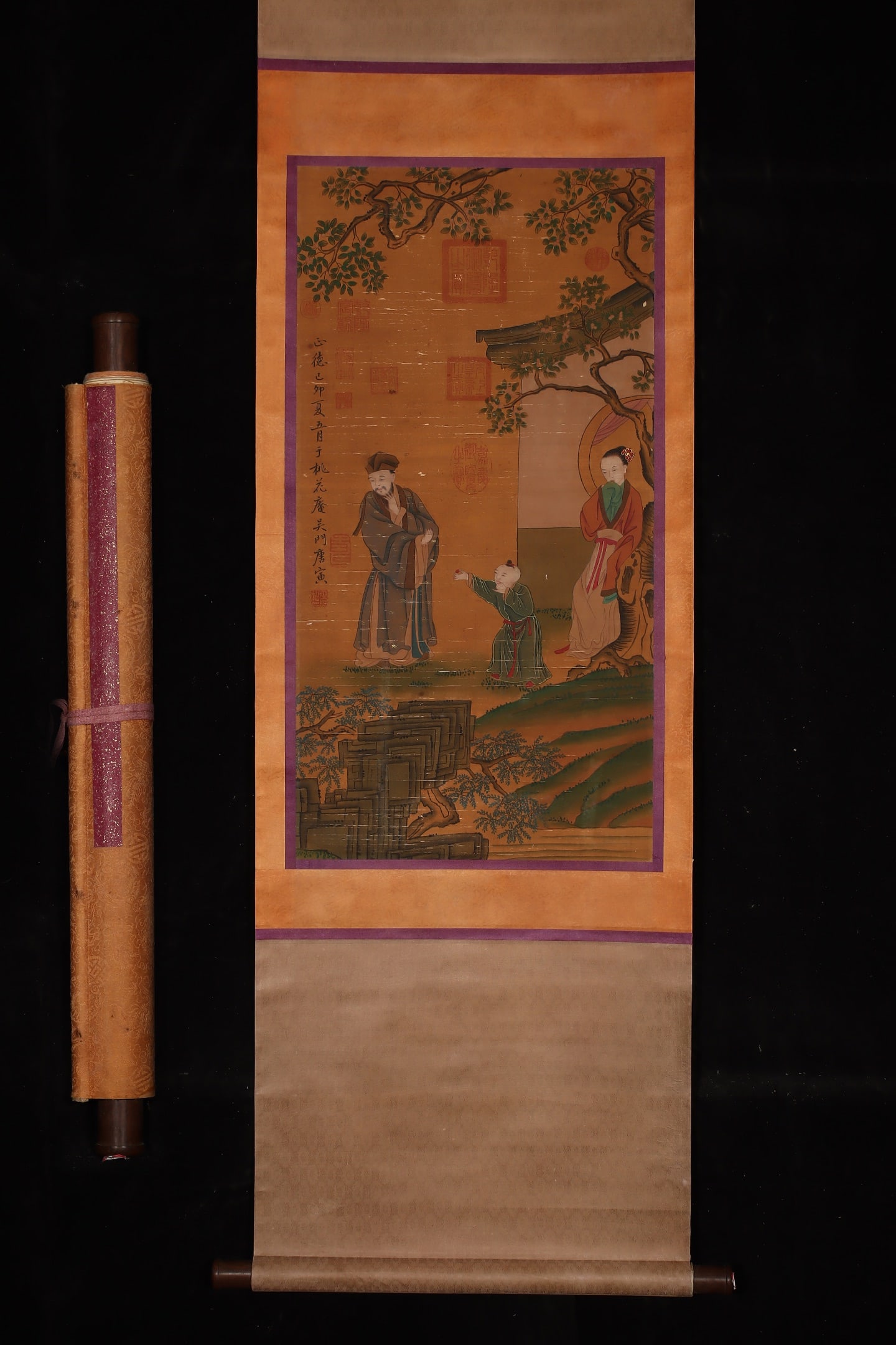 A Chinese Vertical Scroll Ink Painting of Figures on Silk: A Chinese Vertical Scroll Ink Painting of Figures on Silk,Ming Dynasty, China,Tang Yin,without frame size:31.9inx16.5in 一幅中国水墨绢本人物