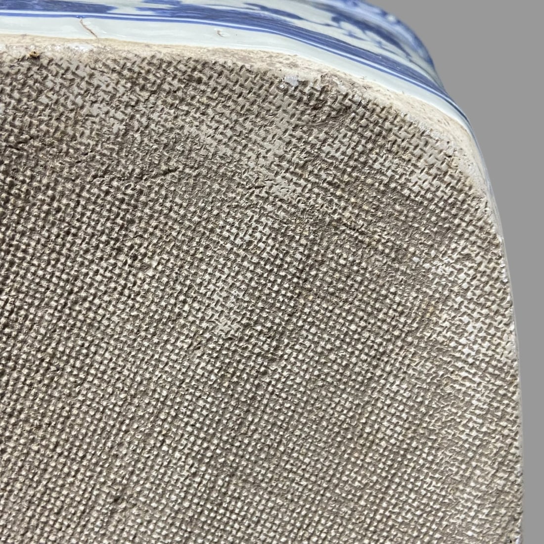 A Exquisite Blue and White Figures Pattern Vat - 10