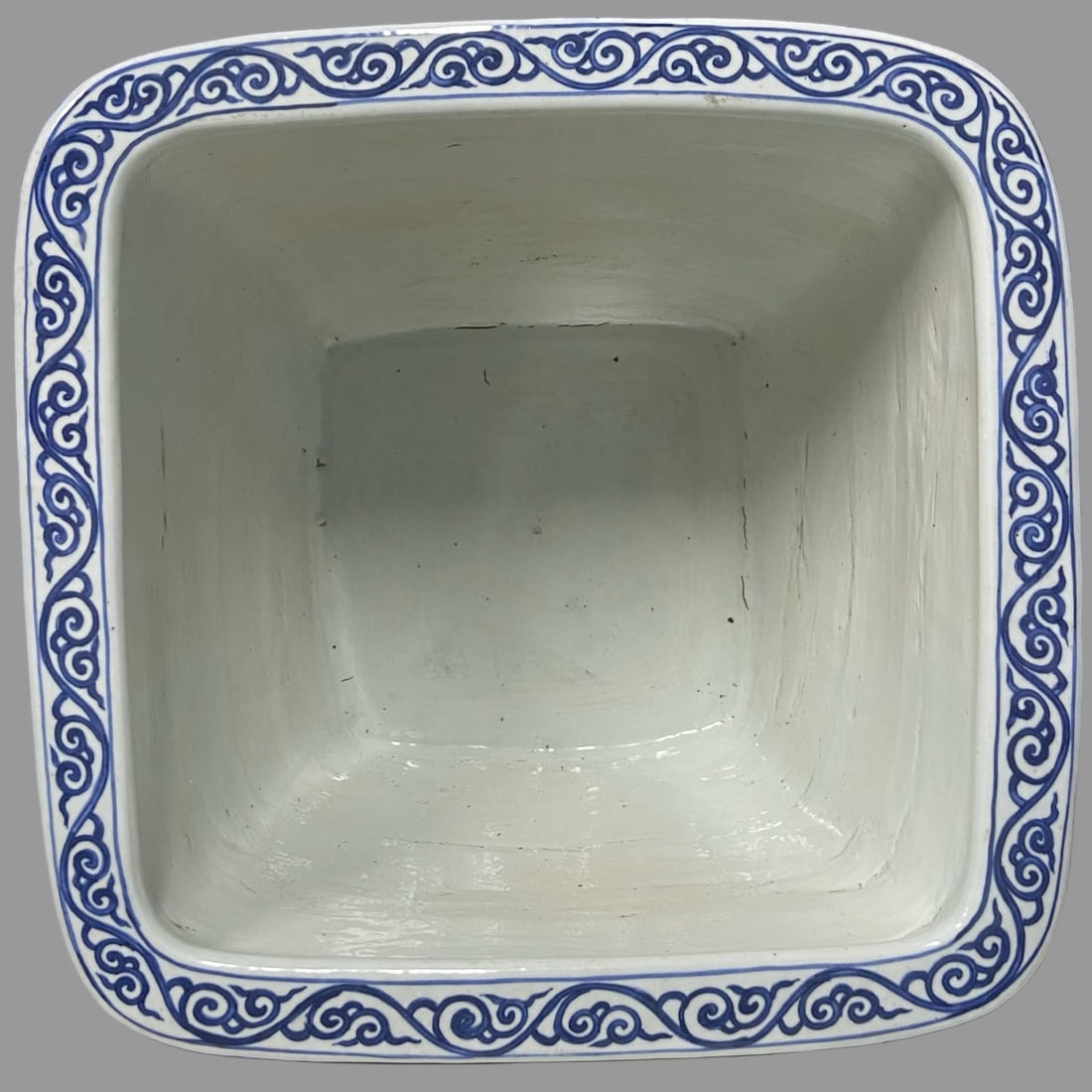 A Exquisite Blue and White Figures Pattern Vat - 8