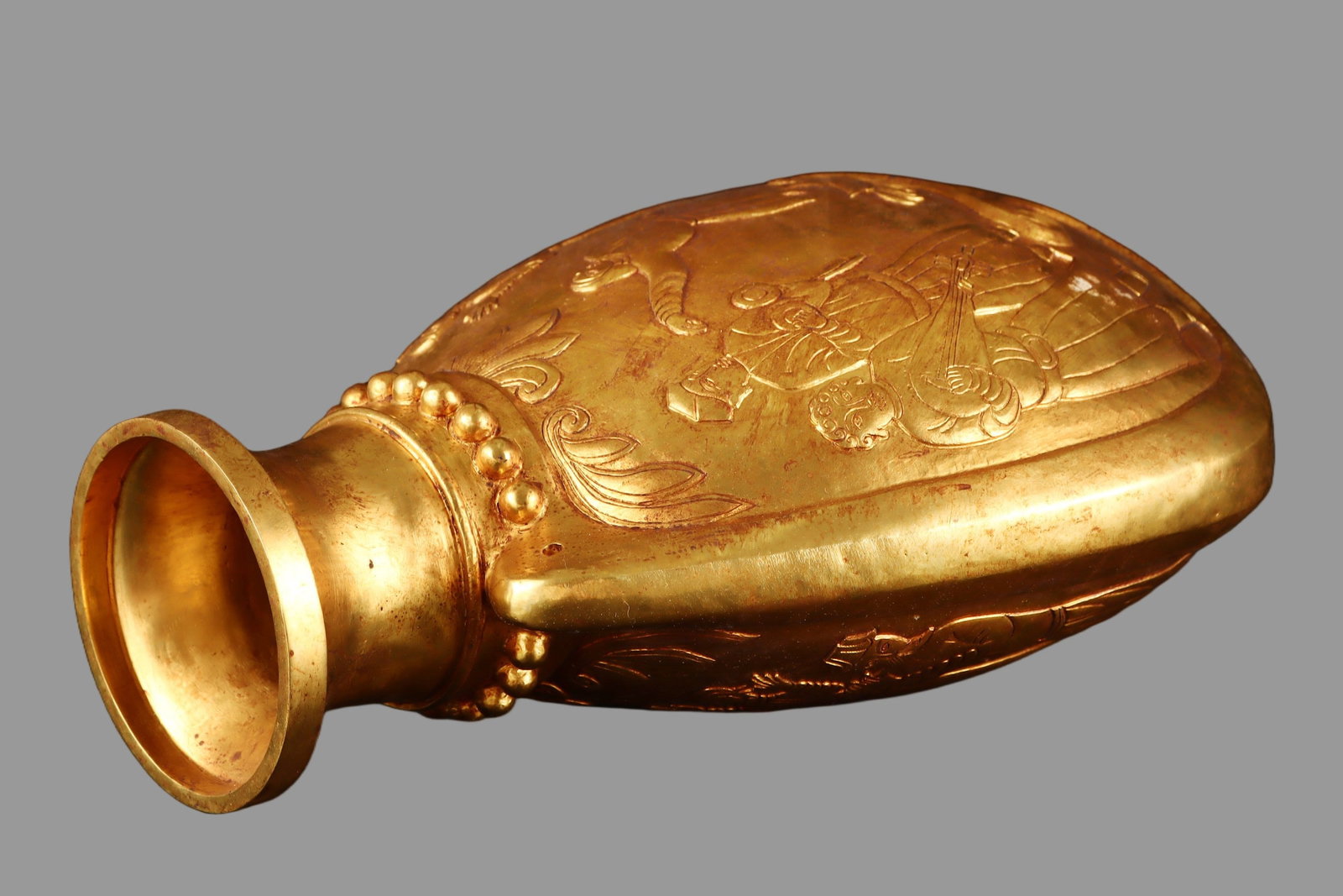 A Exquisite Gilt Bronze Figures Pattern Vase - 7