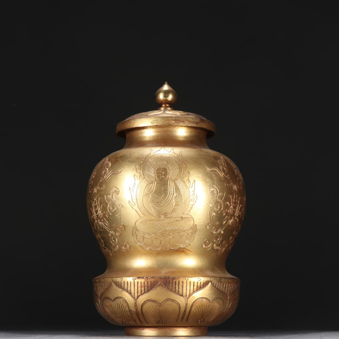 A Exquisite Gilt Bronze Buddha Pattern Jar: A Exquisite Gilt Bronze Buddha Pattern Jar,Qing Dynasty, China,Size:6.3inx3.9in,Weight:547.6g 铜鎏金佛纹罐,中国清代