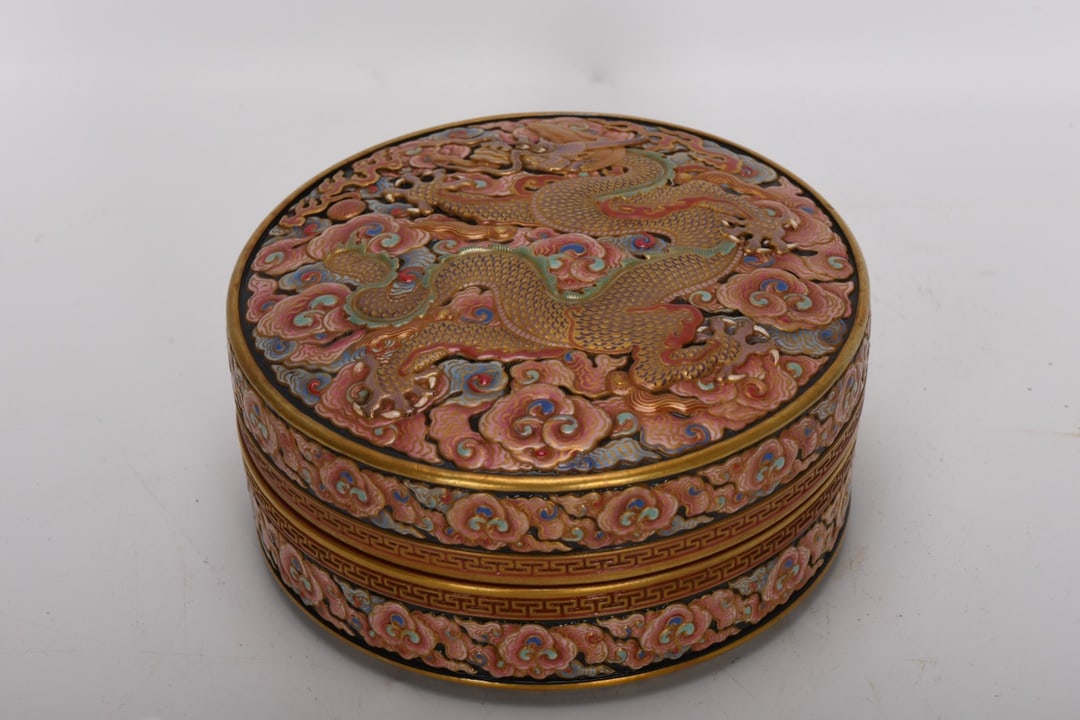 A Exquisite Enamel Dragon Pattern Box - 2
