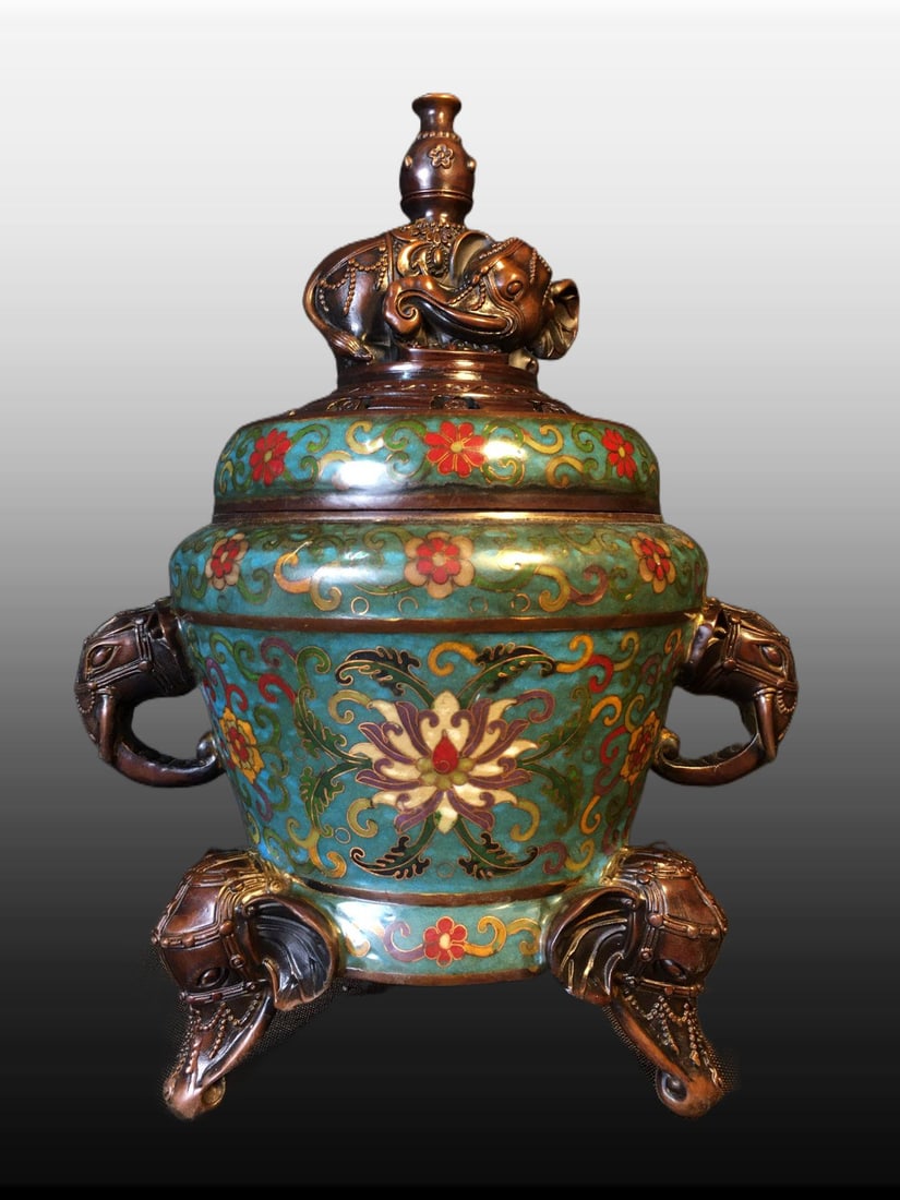 A Exquisite Coppery Cloisonne Elephant-Ears Censer: A Exquisite Coppery Cloisonne Elephant-Ears Censer,Ming Dynasty, China,Xuande Four-character Mark,Size:9.4inx6.7in ,Weight:3500g