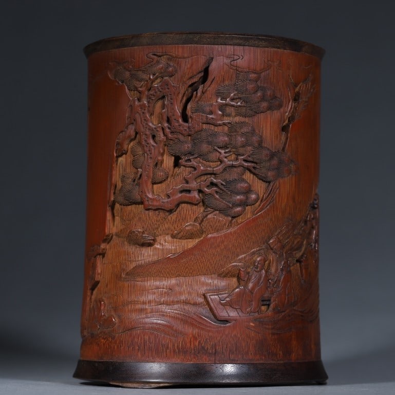 A Exquisite Bamboo Character and Story Pattern Brush Pot: A Exquisite Bamboo Character and Story Pattern Brush Pot,Qing Dynasty, China,Size:4.3inx5.9in,Weight:422g 竹雕人物故事纹笔筒,中国ę