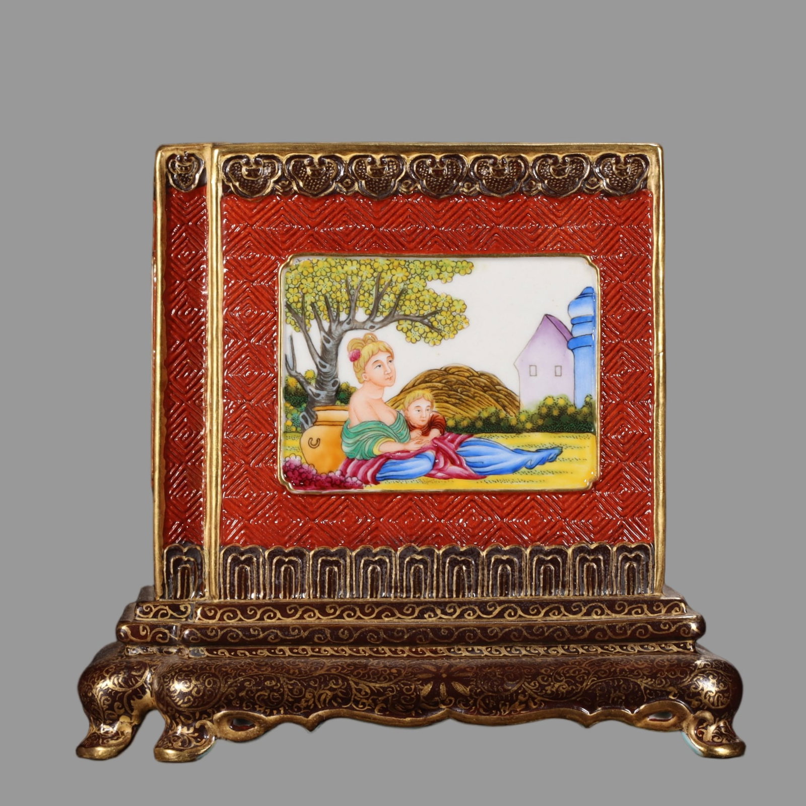 Famille-Rose Painted Gold Character and Story Pattern Brush Pot: Famille-Rose Painted Gold Character and Story Pattern Brush Pot,Qing Dynasty, China,Qianlong Four-character Mark,Size:5.2inx4.3inx5.4in 粉彩描金人物故事