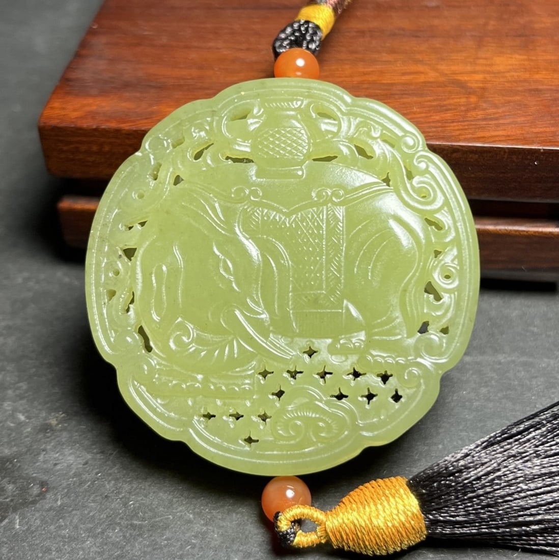 A Exquisite Hotan Yellow Jade Elephant Pattern Sachet: A Exquisite Hotan Yellow Jade Elephant Pattern Sachet,Qing Dynasty, China,Size:2inx0.5inx2in,Weight:46g 和田黄玉象纹香囊,中国清代