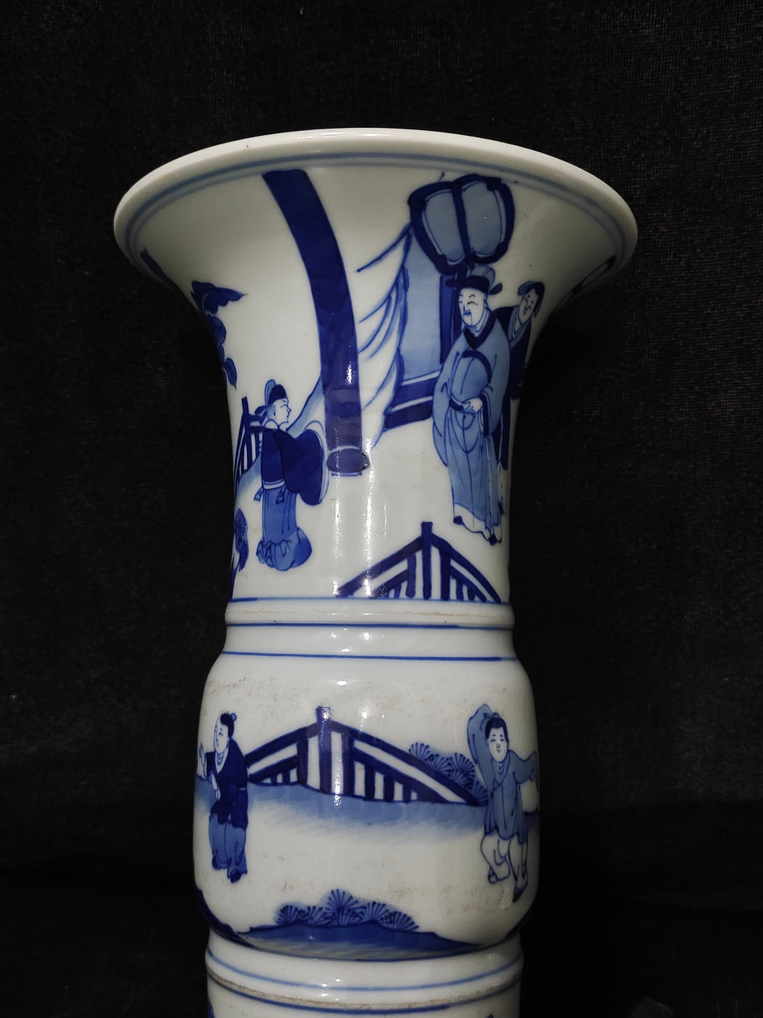 A Exquisite Blue and White Figures Pattern Vase - 3