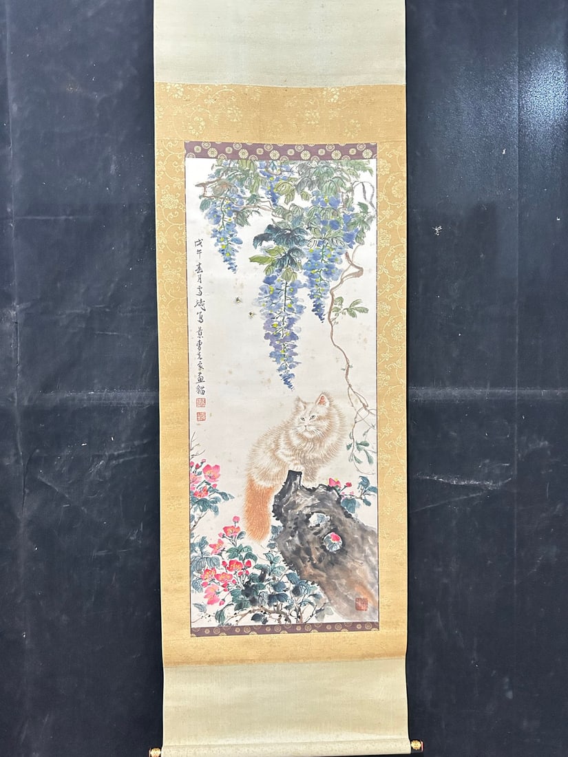 A Chinese Vertical Scroll Ink Painting of Cat on Paper: A Chinese Vertical Scroll Ink Painting of Cat on Paper,Modern Time of China,Cao Kejia,without frame size:40.9inx16.7in