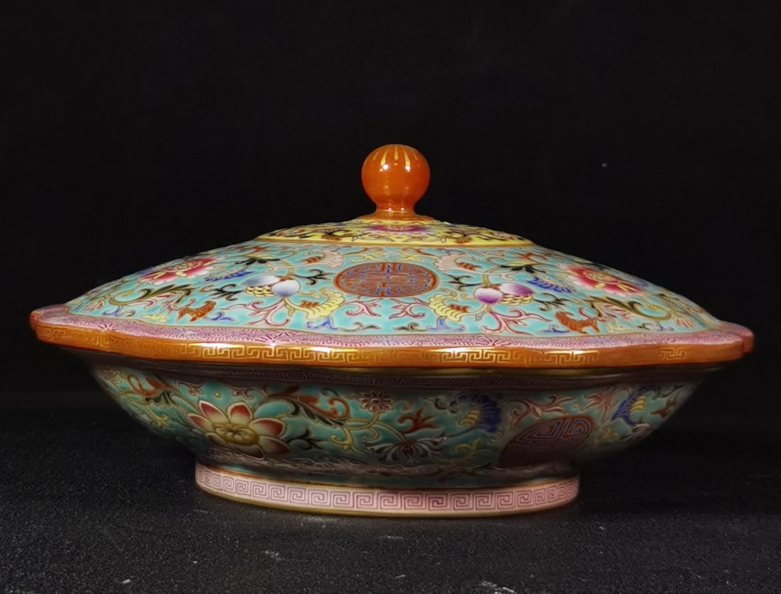 A Exquisite Cloisonne Painted Gold Flower Pattern Box: A Exquisite Cloisonne Painted Gold Flower Pattern Box,Qing Dynasty, China,Qianlong Four-character Mark,Size:4.7inx8.3in 景泰蓝描金花卉纹盒,中