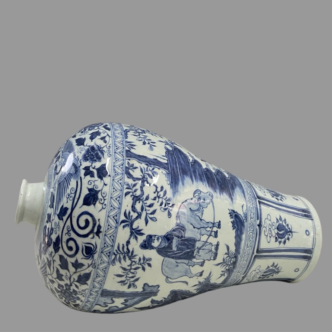 A Exquisite Blue and White Figures Pattern Vase - 6