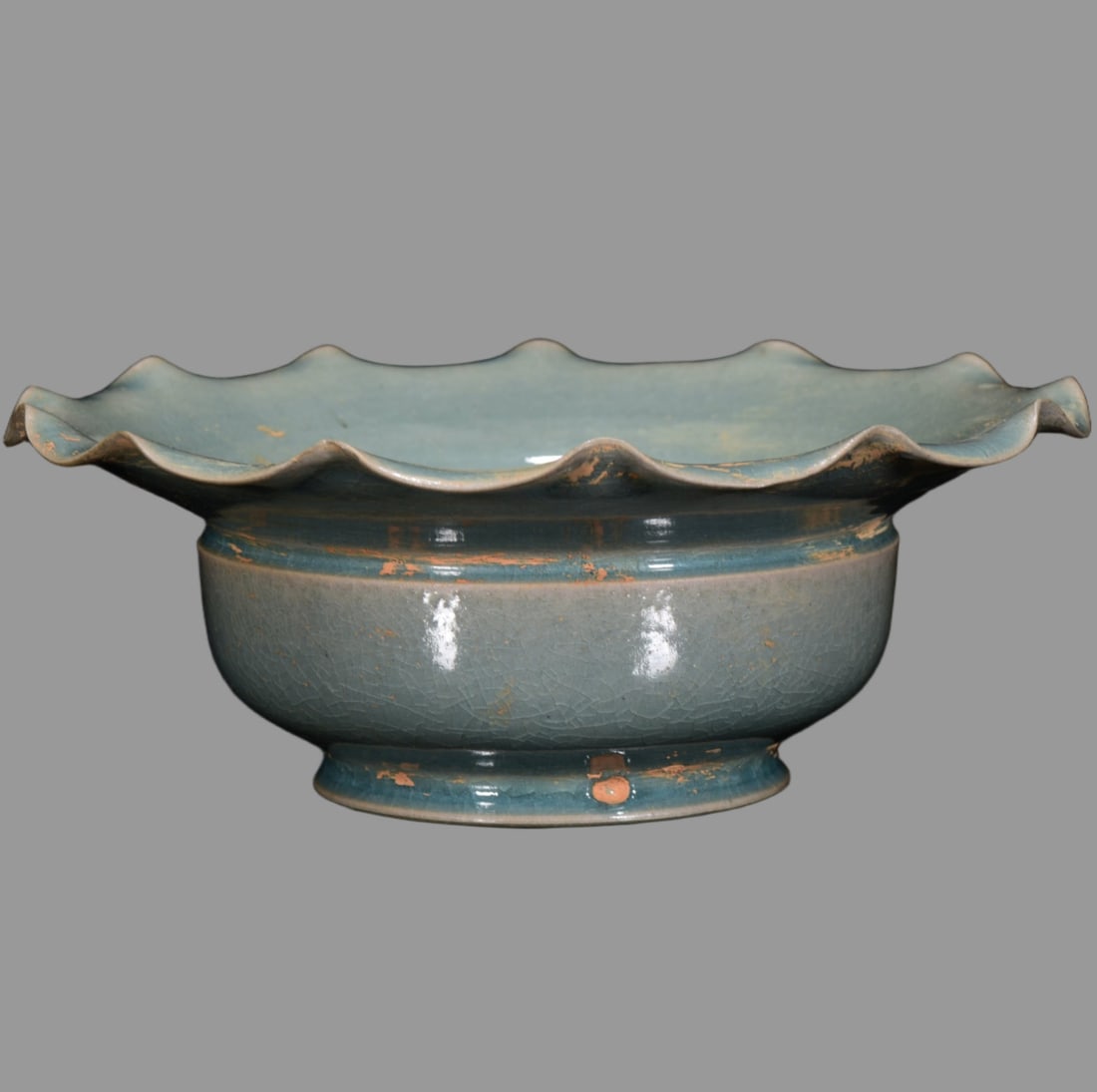 A Exquisite Ru yao Lace Edge Plate: A Exquisite Ru yao Lace Edge Plate,Song Dynasty, China,Size:2.8inx7.9in 汝窑花边盘,中国宋代
