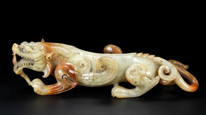 A Exquisite Hotan Jade Auspicious Beast Ornament (1 of 9)
