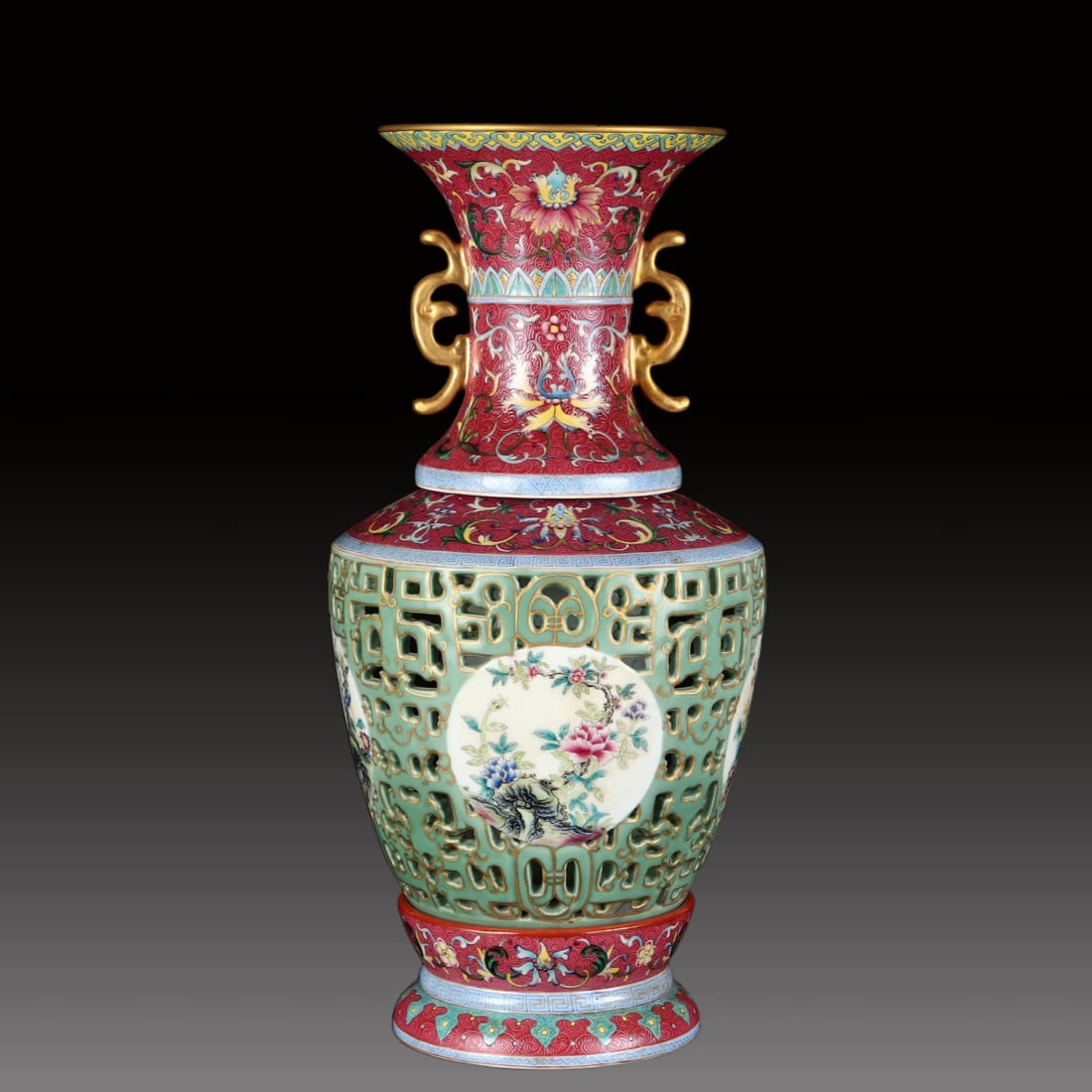 A Exquisite Enamel Pea-Green Glaze Flower Pattern Vase: A Exquisite Enamel Pea-Green Glaze Flower Pattern Vase,Qing Dynasty, China,Qianlong Six-character Mark,Size:16.5inx8.3in