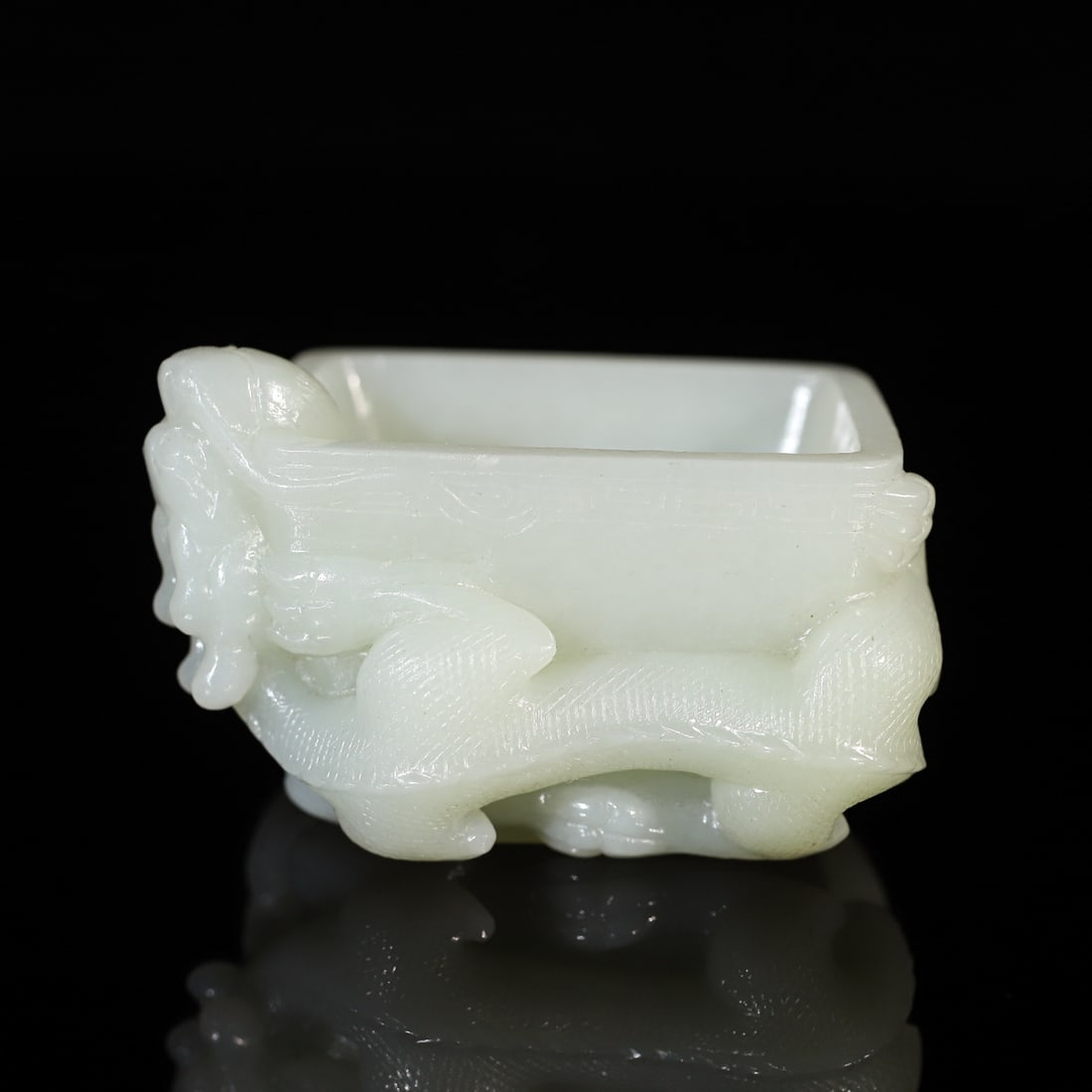 A Exquisite Hotan Jade Dragon Cup: A Exquisite Hotan Jade Dragon Cup,Qing Dynasty, China,Size:2.8inx2.1inx1.8in 和田玉龙杯,中国清代