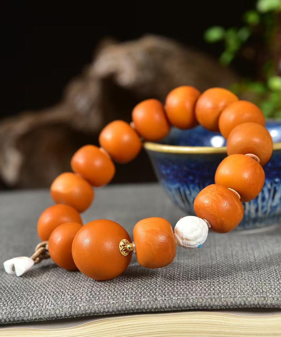 A Exquisite Amber Bracelet - 3