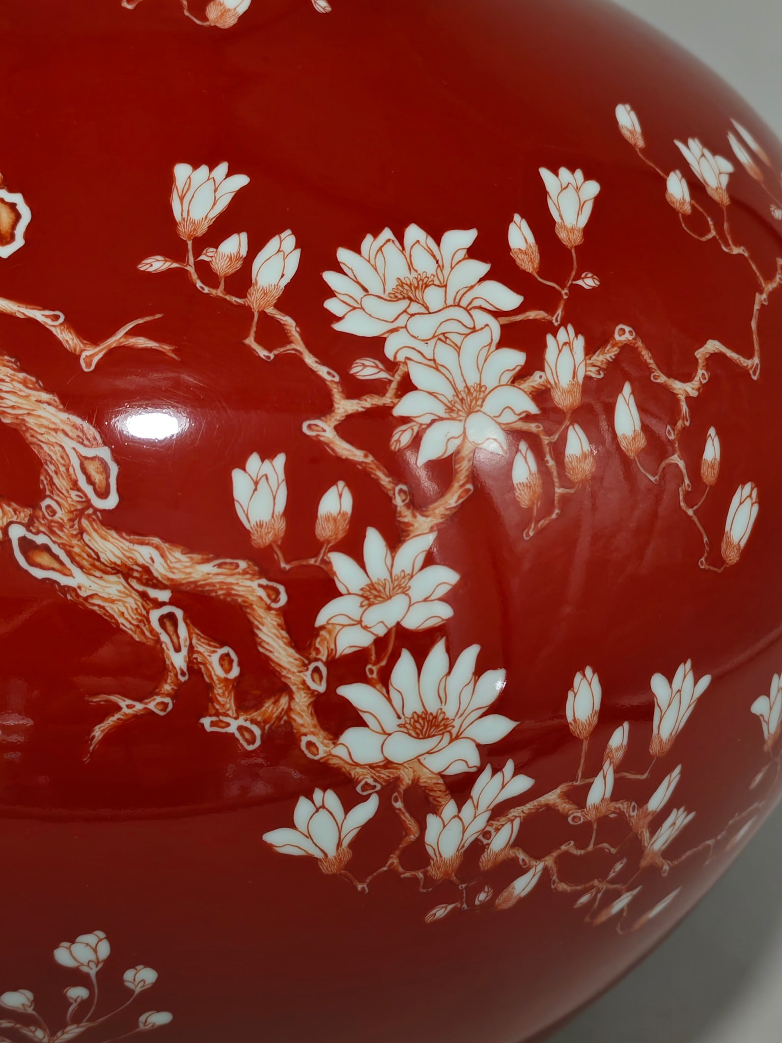 A Exquisite Iron-Red Flower Pattern Vase - 7