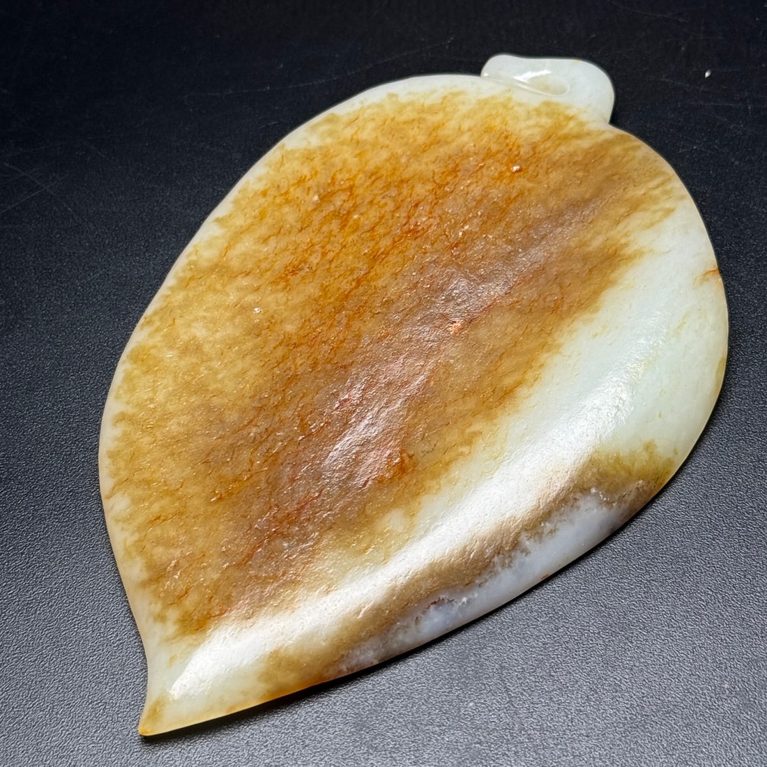 A Exquisite Hotan Jade Leaf Plaque - 2