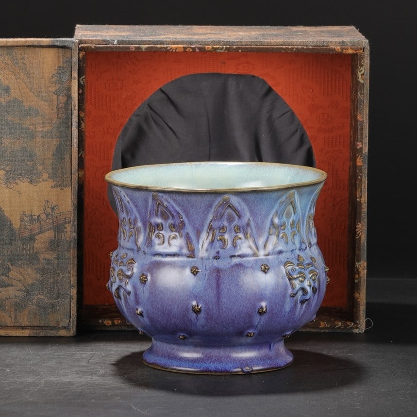 A Exquisite Jun yao Grape Purple Red Glazed Basin: A Exquisite Jun yao Grape Purple Red Glazed Basin,Song Dynasty, China,Size:7.3inx8.3in 钧窑葡萄紫红釉盆,中国宋代