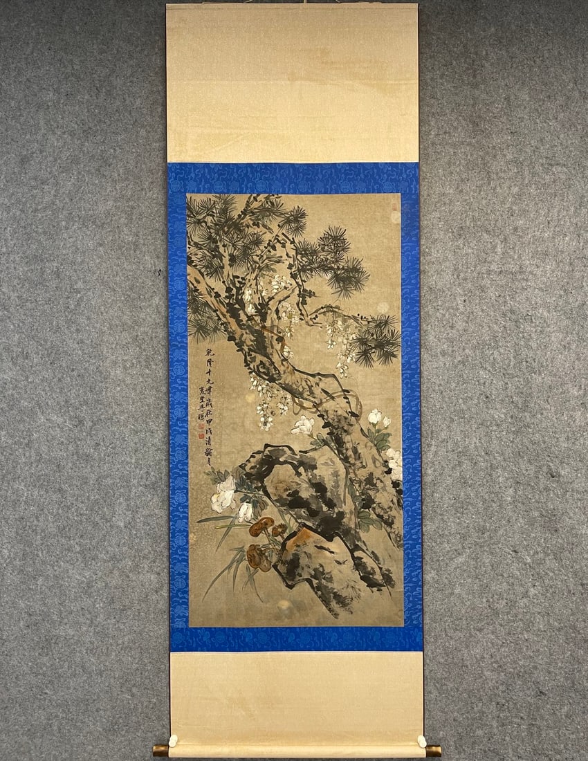 A Chinese Vertical Scroll Ink Painting of Flowers on Paper: A Chinese Vertical Scroll Ink Painting of Flowers on Paper,Qing Dynasty, China,Li Shan,without frame size:27.6inx53.1in 一幅中国水墨纸本花卉