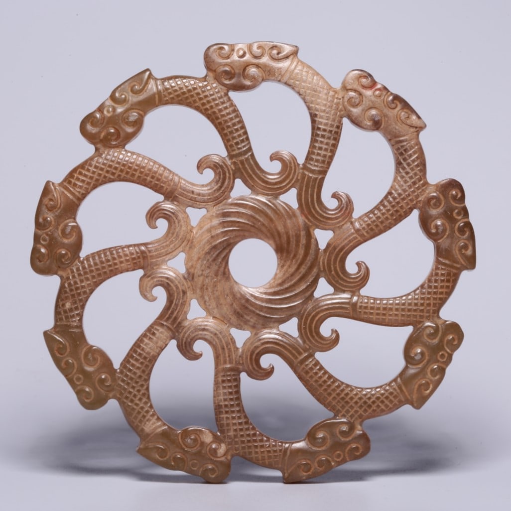 A Exquisite Hotan Jade Dragon Jade pendant: A Exquisite Hotan Jade Dragon Jade pendant,Han Dynasty, China,Size:3.3inx0.4in,Weight:86.9g 和田玉龙玉佩,中国汉代