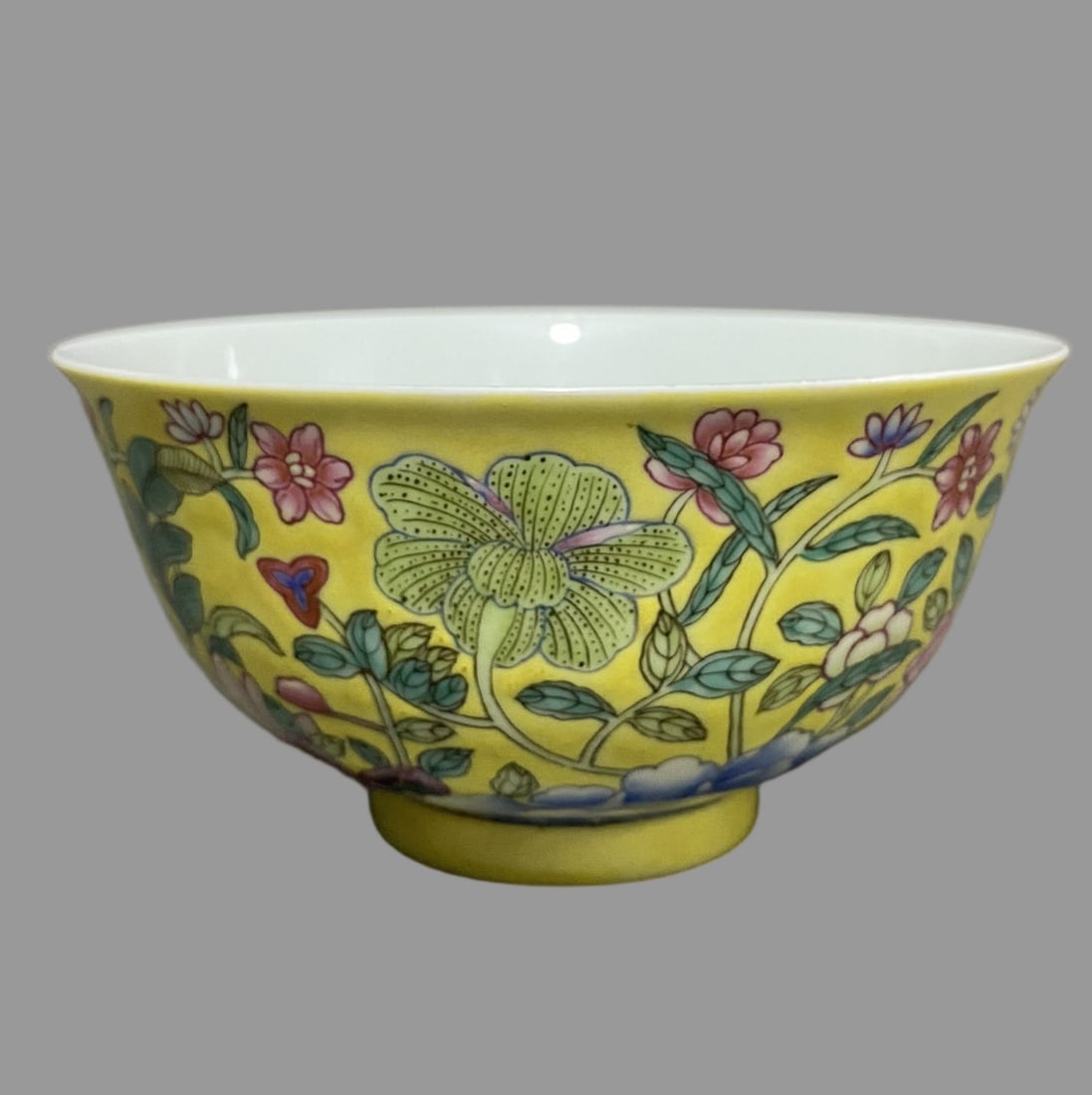 A Exquisite Yellow Ground Famille-Rose Flower Pattern Bowl: A Exquisite Yellow Ground Famille-Rose Flower Pattern Bowl,Qing Dynasty, China,Yongzheng Four-character Mark,Size:3inx5.9inx2.4in
