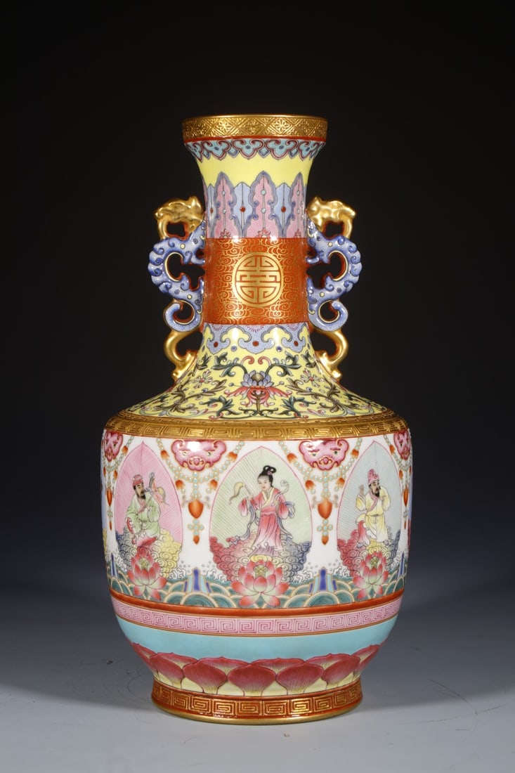 A Exquisite Famille-Rose Painted Gold Figures Pattern Double-Ears Vase: A Exquisite Famille-Rose Painted Gold Figures Pattern Double-Ears Vase,Qing Dynasty, China,With Mark,Size:12.6inx3inx4.1in