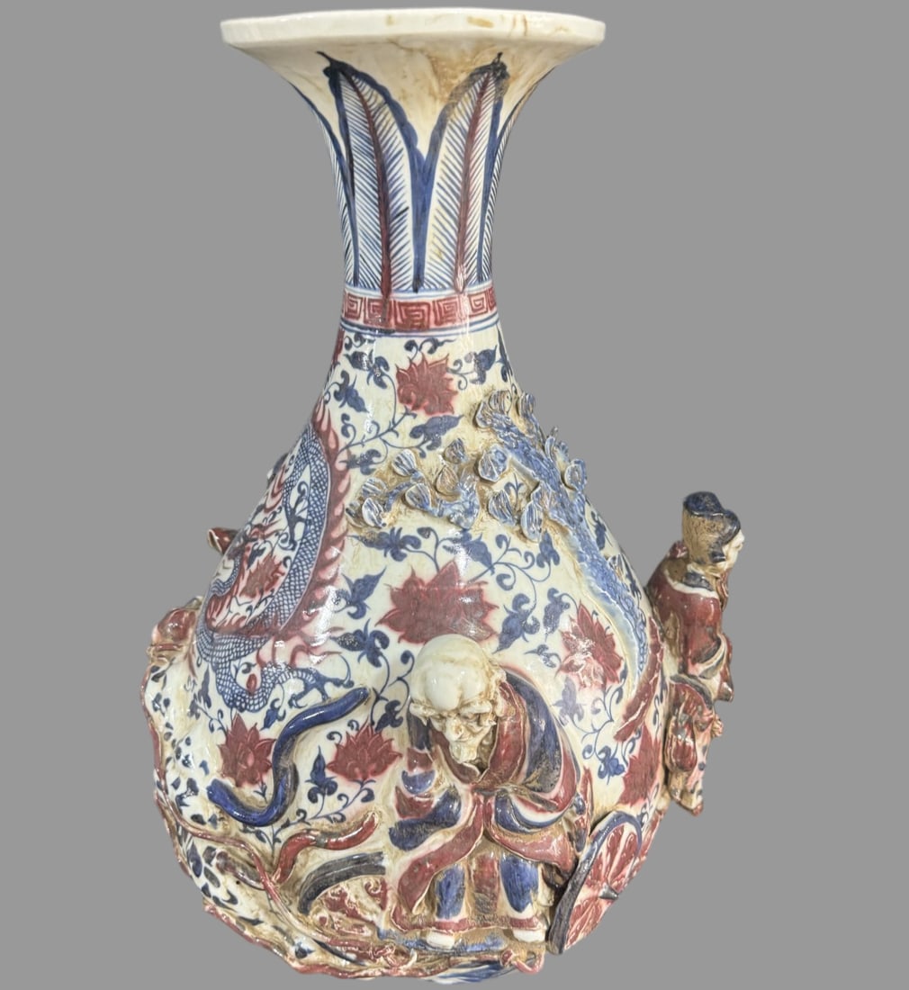 A Exquisite Blue and White Underglaze-Red Figures Pattern Vase: A Exquisite Blue and White Underglaze-Red Figures Pattern Vase,Yuan Dynasty, China,Size:22inx14.6in
