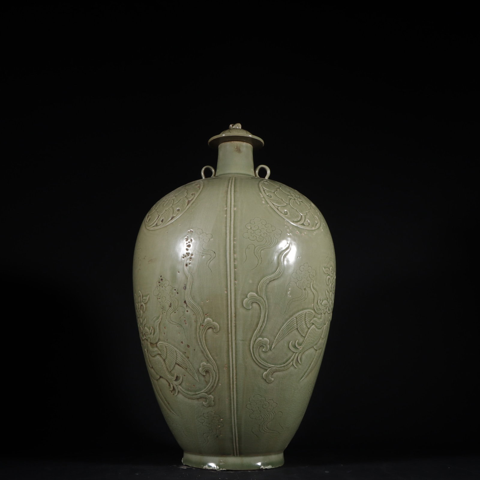 A Exquisite Yue Yao Celadon Phoenix Pattern Vase: A Exquisite Yue Yao Celadon Phoenix Pattern Vase,Five Dynasties,Size:15inx8.7in 越窑青磁凤纹瓶,五代