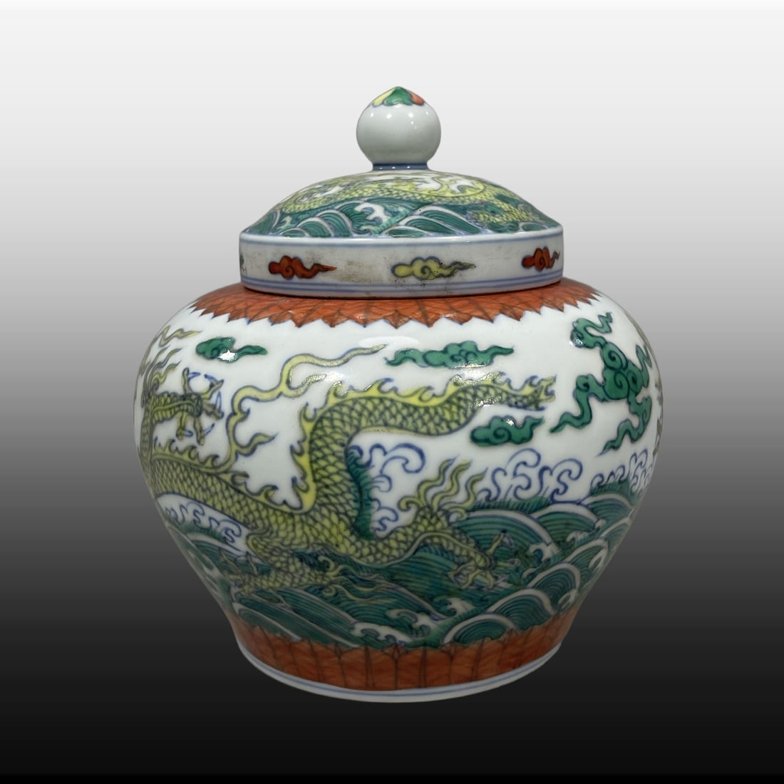 A Exquisite Doucai Dragon Pattern Jar - 2