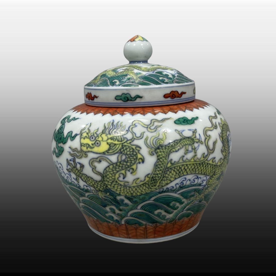 A Exquisite Doucai Dragon Pattern Jar - 3