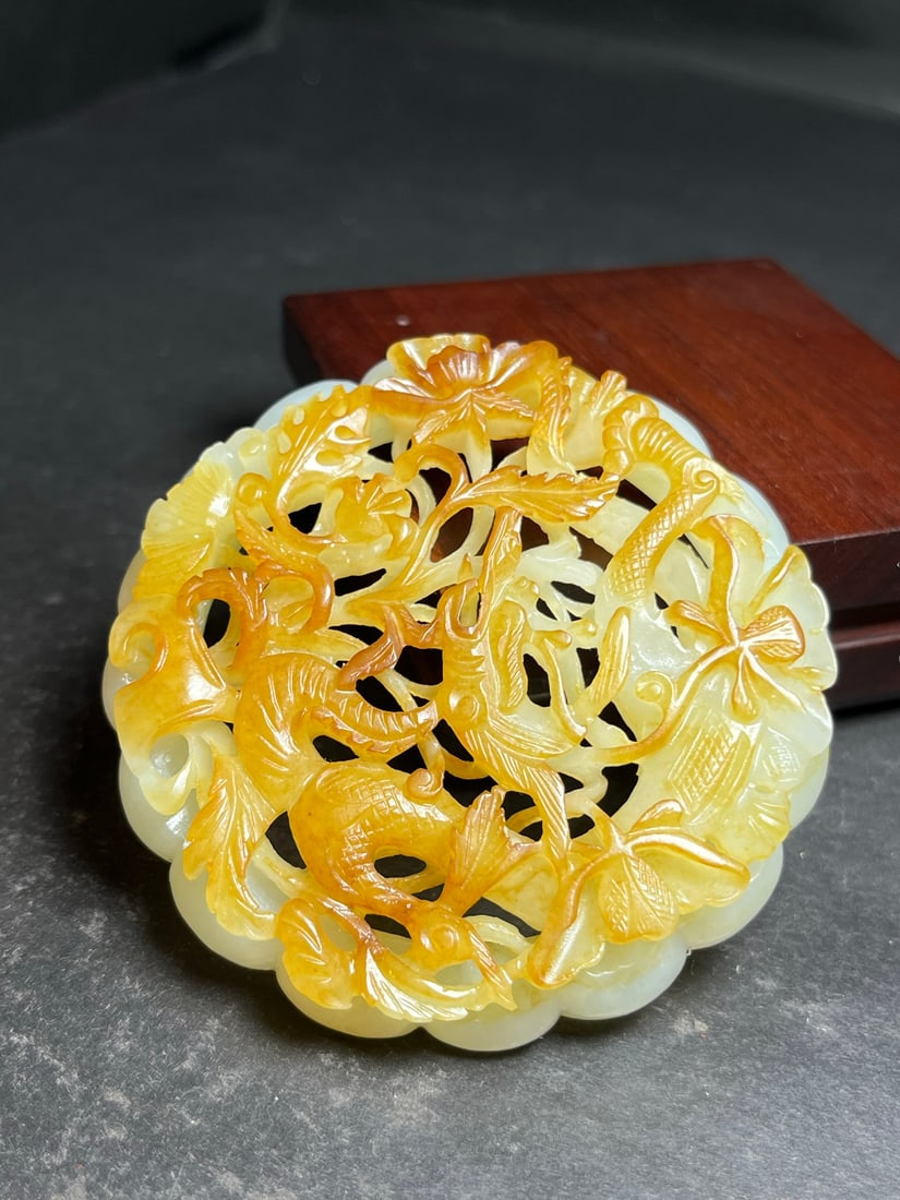 A Exquisite Hotan Jade Dragon Pattern Jade pendant - 2