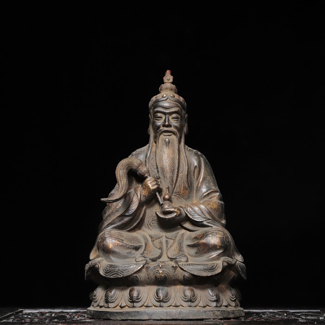 A Exquisite Gold-Foiled Bronze Figures Ornament: A Exquisite Gold-Foiled Bronze Figures Ornament,Qing Dynasty, China,Size:9.8inx6.3inx5.1in,Weight:1400g 铜拓金人物摆件,中国清代