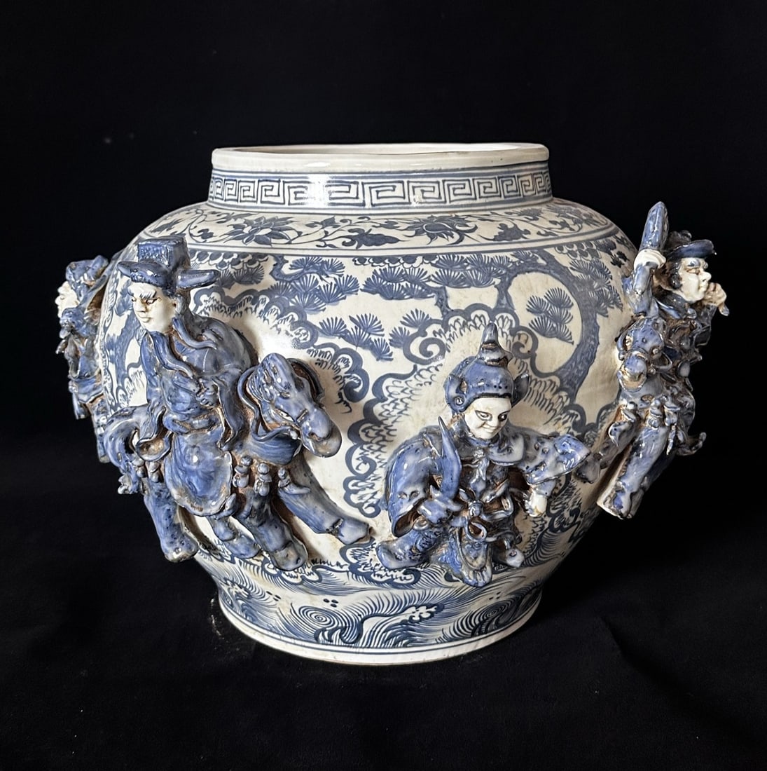 A Exquisite Blue and White Character and Story Pattern Jar: A Exquisite Blue and White Character and Story Pattern Jar,Yuan Dynasty, China,Size:15inx20.5in 青花人物故事纹罐,中国元代