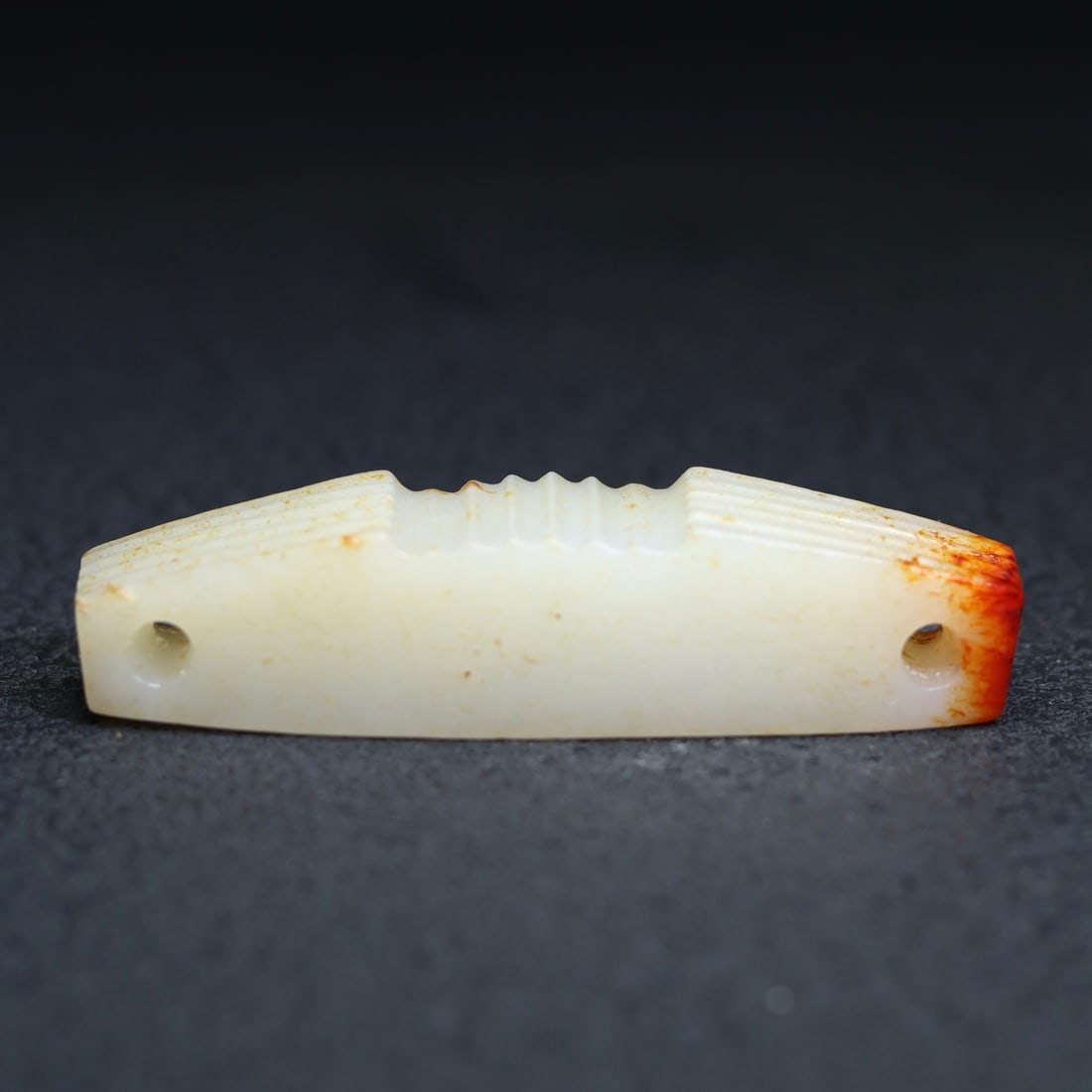 A Exquisite Hotan Jade Brush Holder: A Exquisite Hotan Jade Brush Holder,Qing Dynasty, China,Size:3.2inx0.8inx0.8in ,Weight:73g 和田玉笔架,中国清代