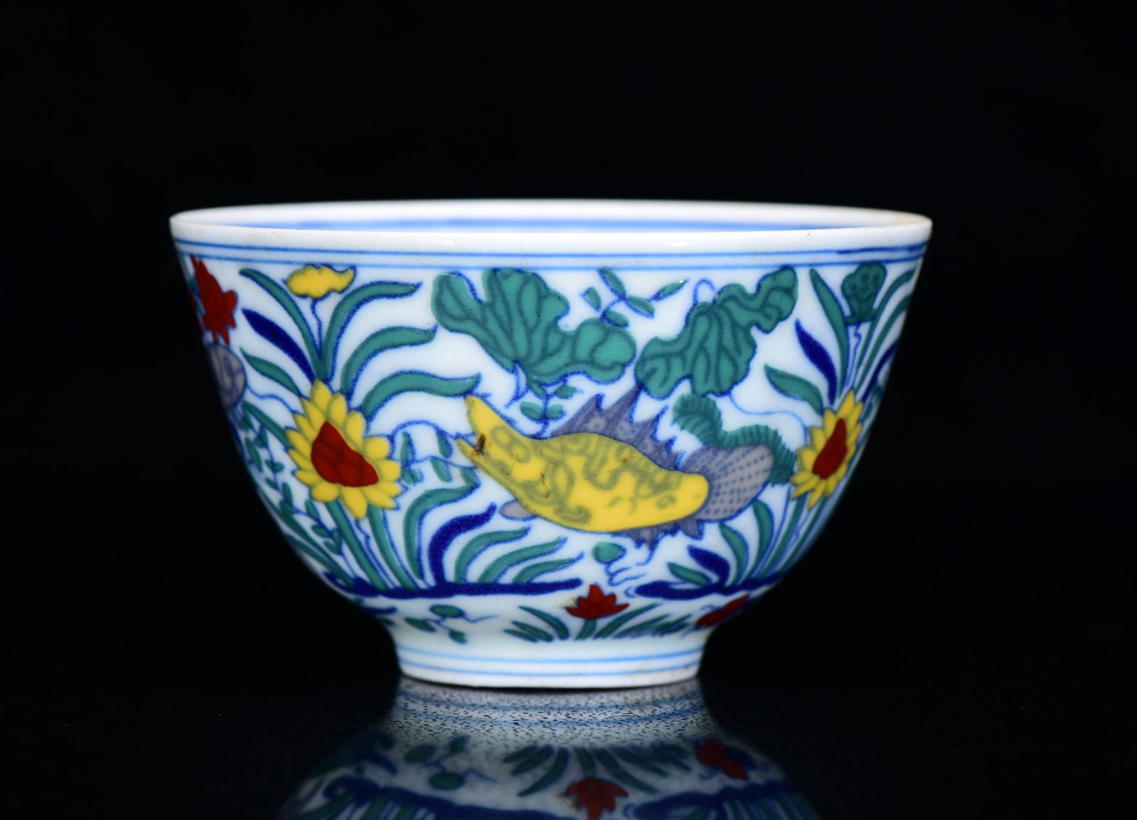 A Exquisite Doucai Fish and Lotus pattern Bowl: A Exquisite Doucai Fish and Lotus pattern Bowl,Ming Dynasty, China,Chenghua Six-character Mark,Size:1.8inx3.1in 斗彩鱼藻纹碗,中国明代,ৎ
