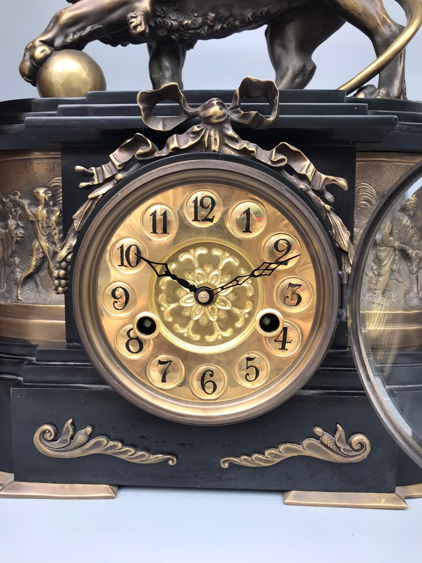 A Exquisite Brass LionMechanical Mantel Clock - 5