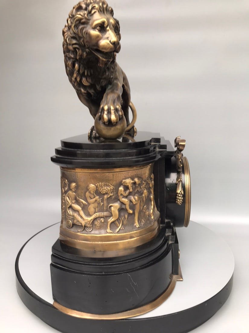 A Exquisite Brass LionMechanical Mantel Clock - 6