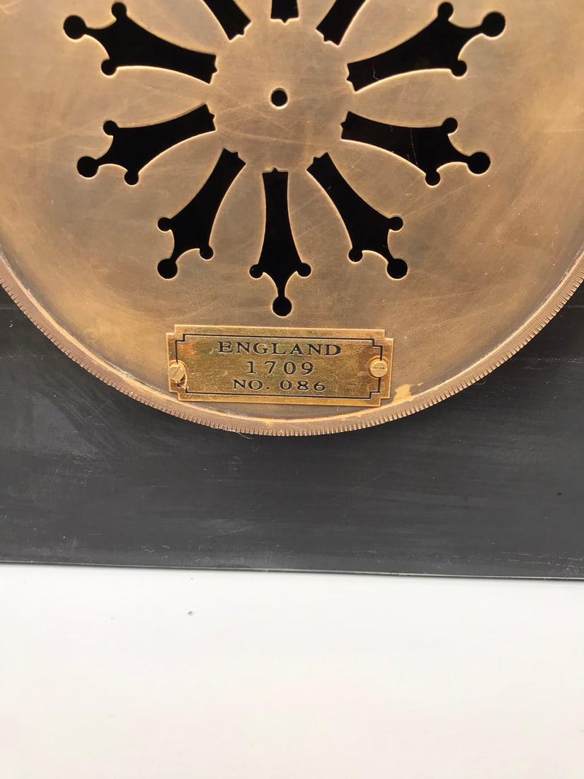 A Exquisite Brass LionMechanical Mantel Clock - 9